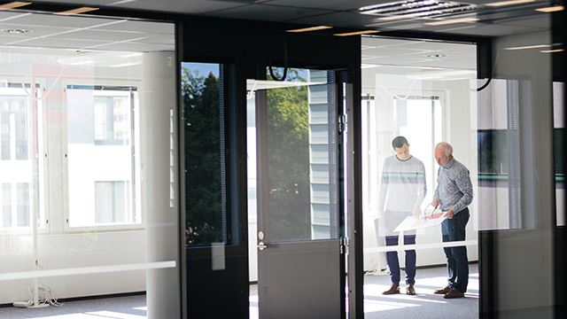 Hallitus ja valiokunnat